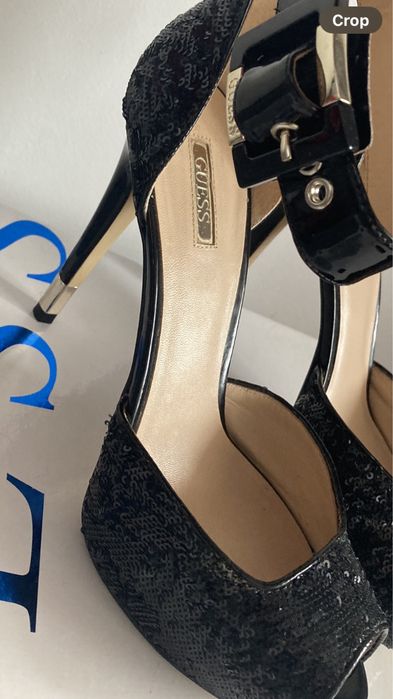 Sandale Guess din piele lacuita si paiete