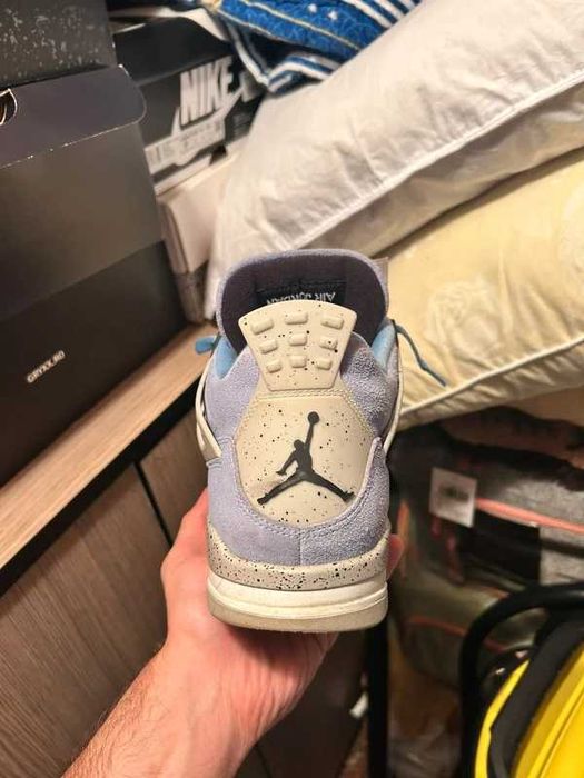 Nike Air Jordan 4 Retro sneakers