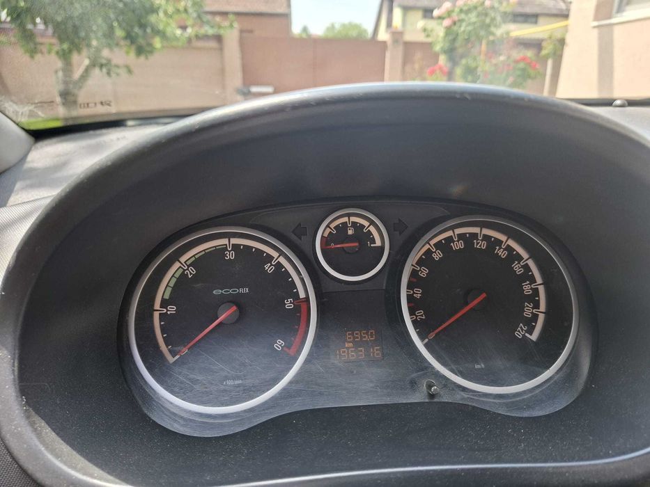 Opel Corsa D 2008