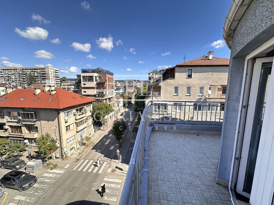 Дава се под наем Четиристаен апартамент в Варна, Общината - 150 кв.м за 1200 € - Снимка #7