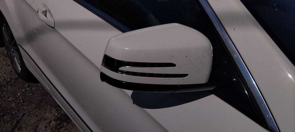 Dezmembrez Mercedes E Class an 2012