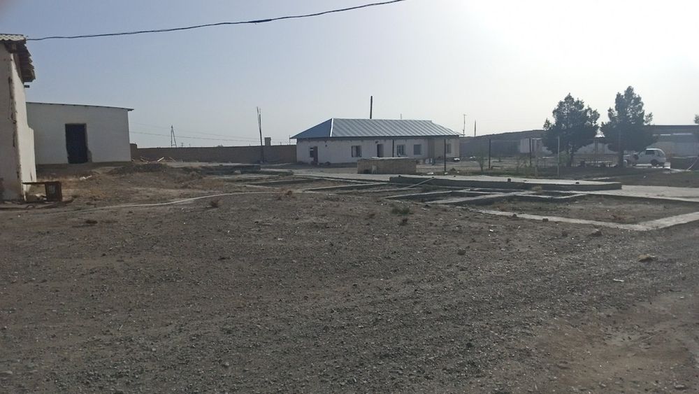 Срочно продам землю 1.7 гектар караул базар дол дороги документы есть.