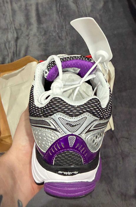 Saucony кроссовки