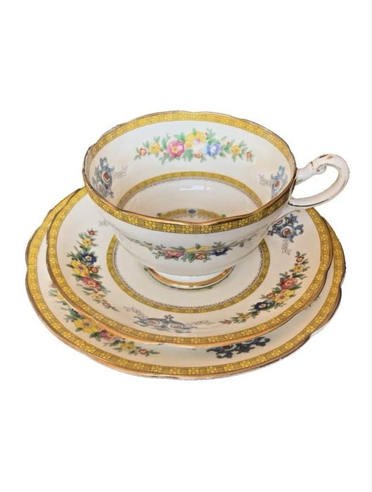 Винтидж английски порцеланов сервиз Paragon Fine China-Made in England