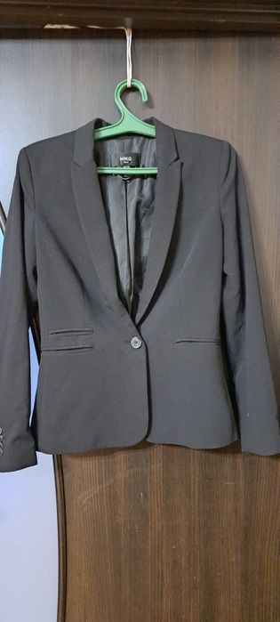 Черные брюки с пиджаком для девушки  можно для школьницы