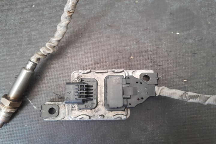 Senzor NOx 04L907805CF 04L907805CF Volkswagen VW Golf a 7-a generatie