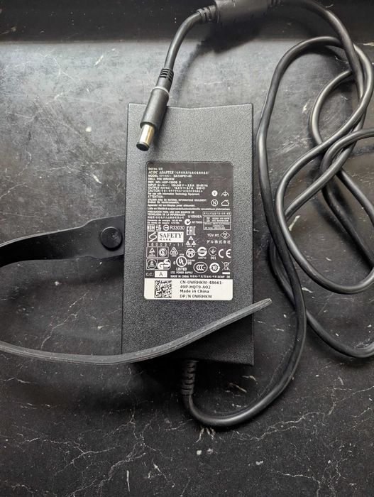Захранващ адаптер DELL 130W