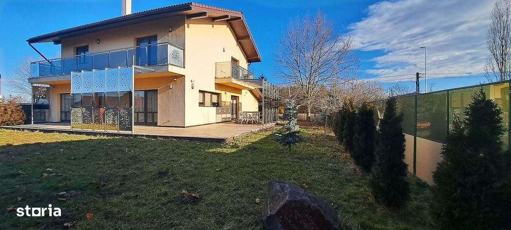 Vilă deosebită în cartier exclusivist la intrarea în Sânpetru