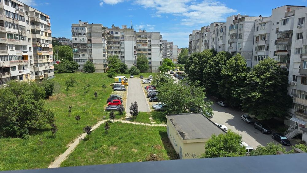 Тристаен апартамент в Ж.К. Възраждане  2 бл.42 вх.2 ет.6 от 8