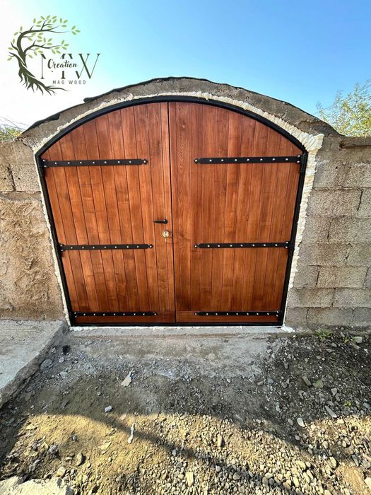 Usi, mese din lemn masiv, Usi rustice din lemn masiv
