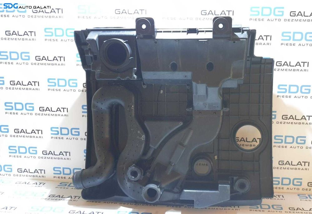 Capac Antifonare Protectie Motor cu Carcasa Filtru Aer Volkswagen Golf 5 1.6 FSI BAG BLP BLF BLF 2004 - 2008 Cod 03C129607N [D0827]