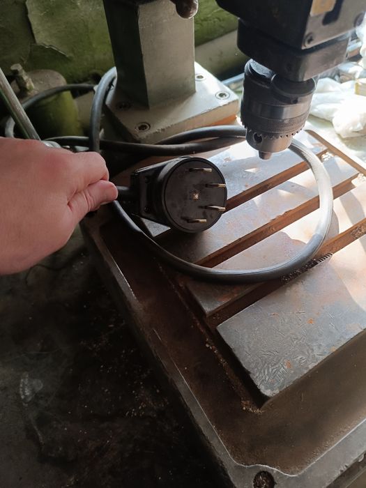 Продам сверлильный стонок