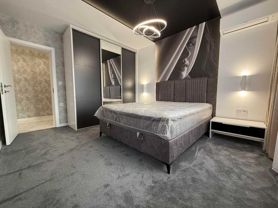 Продава се Тристаен апартамент в Пловдив, Остромила - 118 кв.м за 1992 €/кв.м - Снимка #9