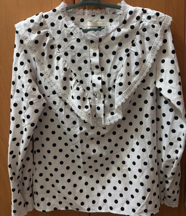 Продам блузку белую в горошек