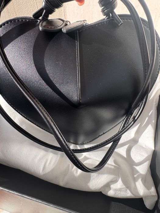 Чисто нова чанта Alia