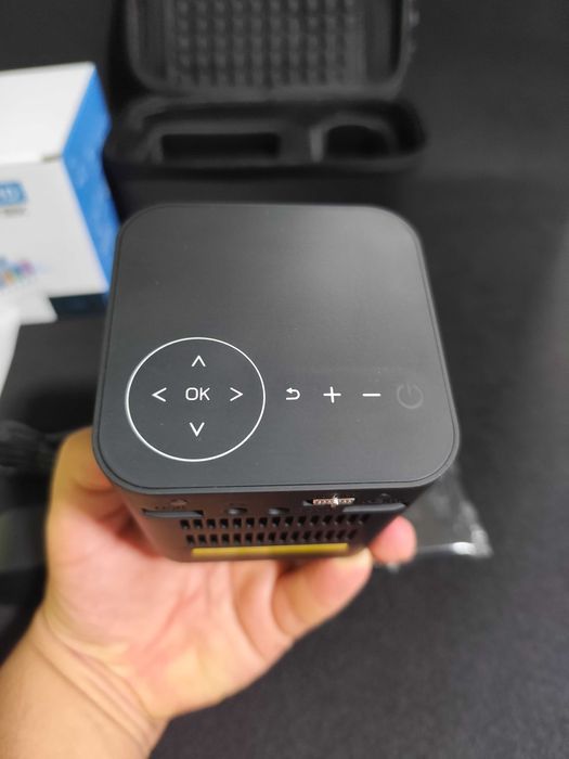 Video-proiector BYINTEK P19 4K, 3D LED