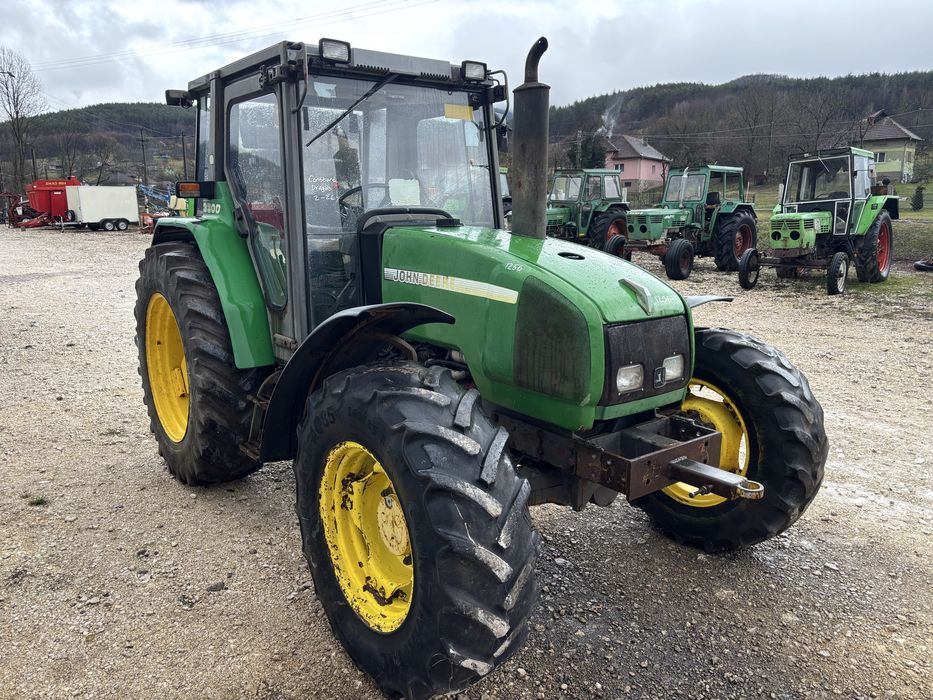 Tractor john deere 3300 4x4 80 cp