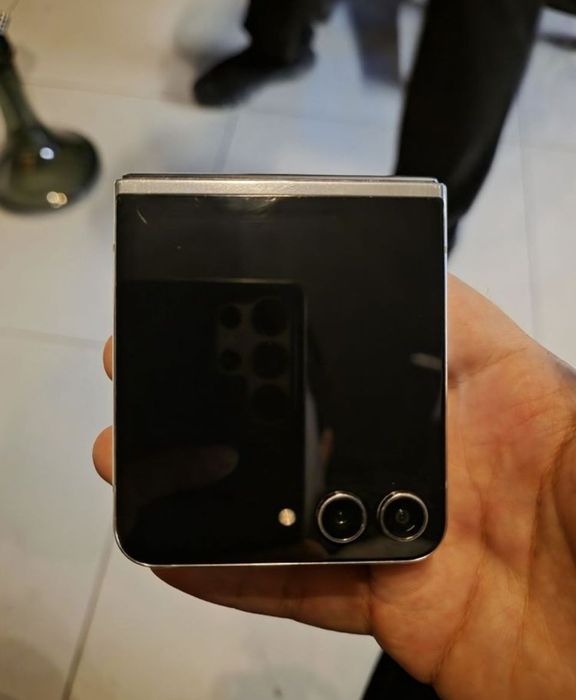 Zflip 5 obmen 256tali Korea