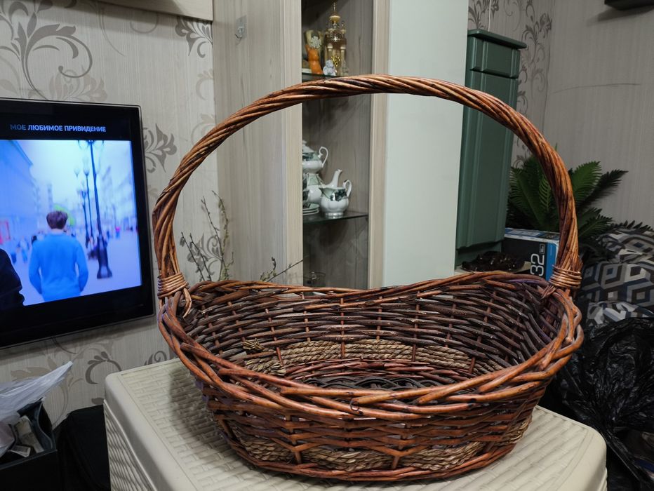 Плетёная корзина из ротанга