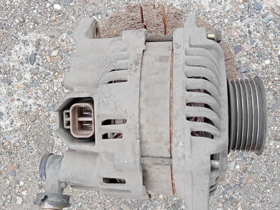 Генератор на автомобиль