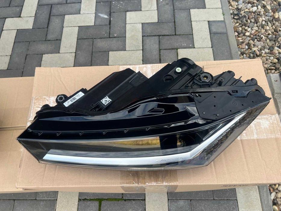 Far led nou stanga/dreapta Skoda Superb 4