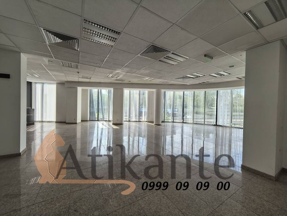 Дава се под наем Магазин в София, Център - 160 кв.м за 2200 € - Снимка #2