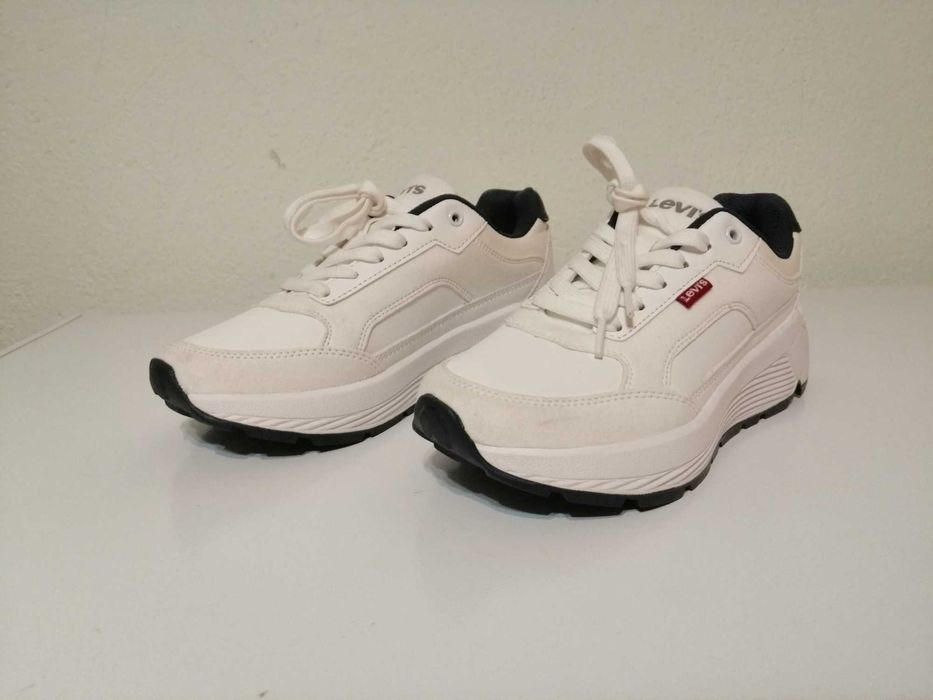 Маратонки Levi's