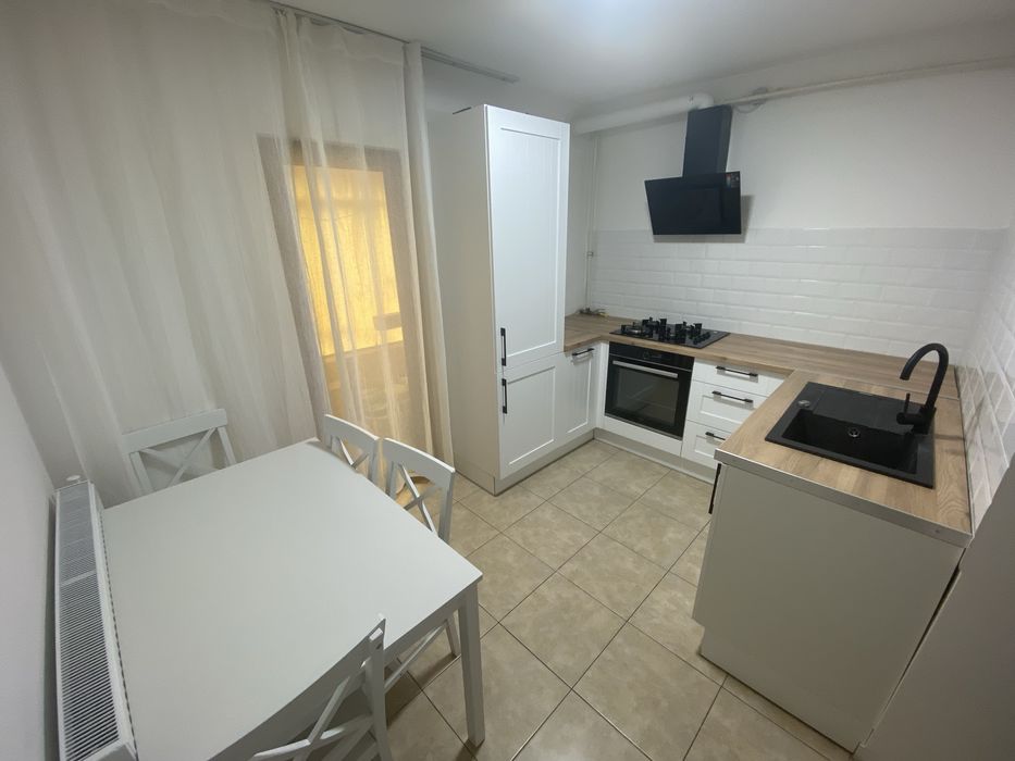 Apartament 3 camere decomandat Gaesti