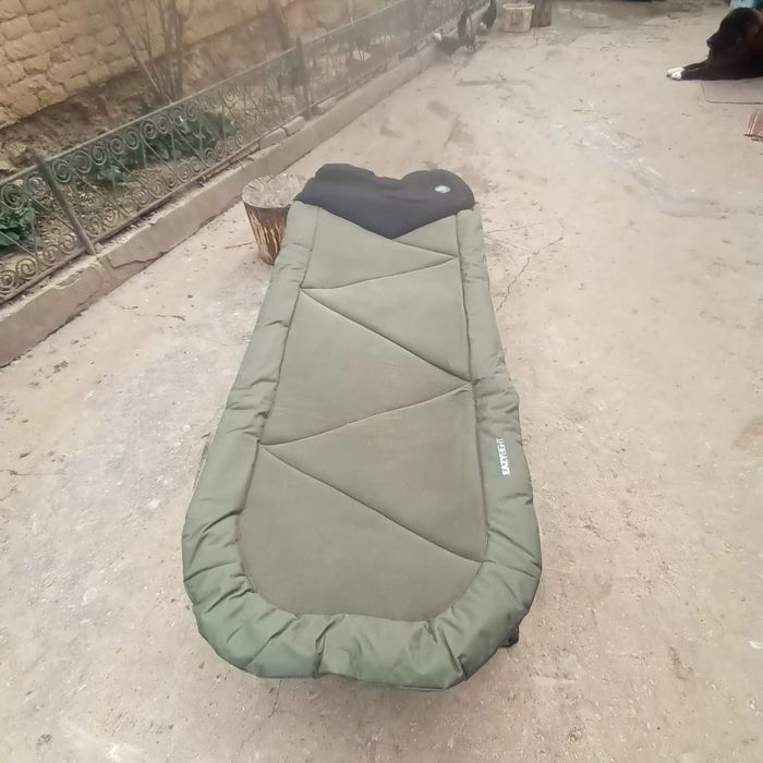 Vând saltea de camping confortabilă, ideală pentru pescuit, drumeții s