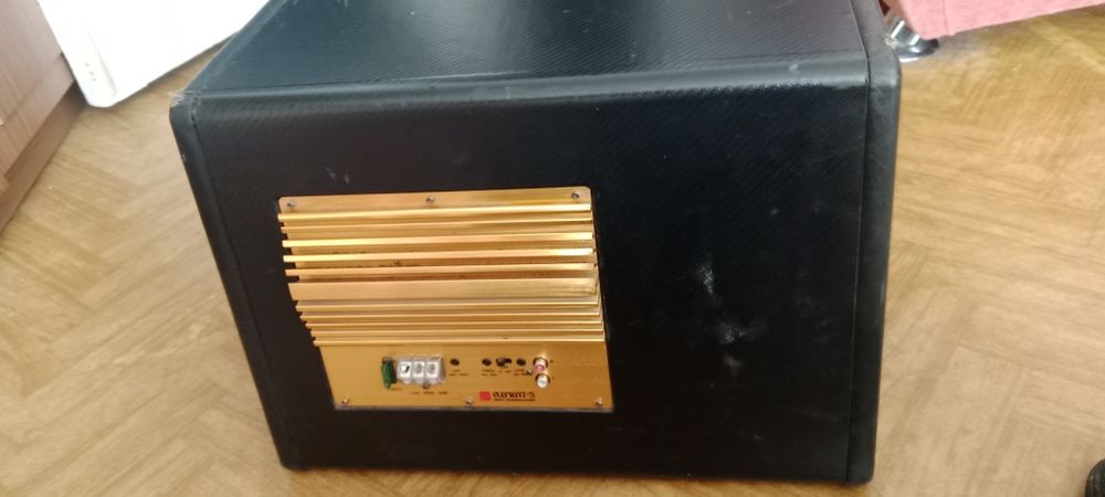 Продам сабвуфер.