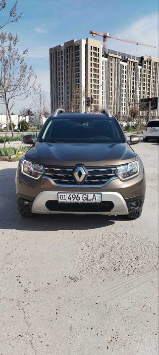 Легковая машина RENAULT DUSTER