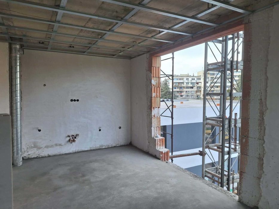 Двустаен апартамент в ж.к. 'Владислав Варненчик'