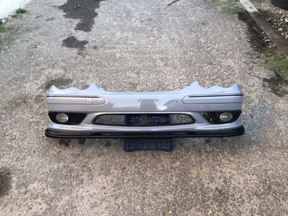 Передний Амг бампер на w203 мерседес оригинал