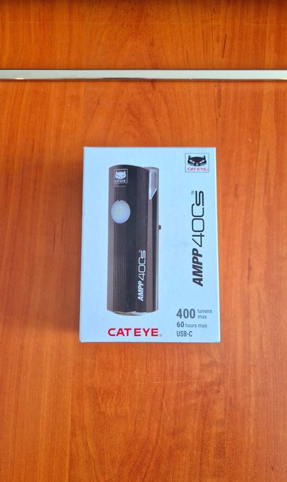 Преден фар светлина за велосипед Cat Eye Ampp 400s