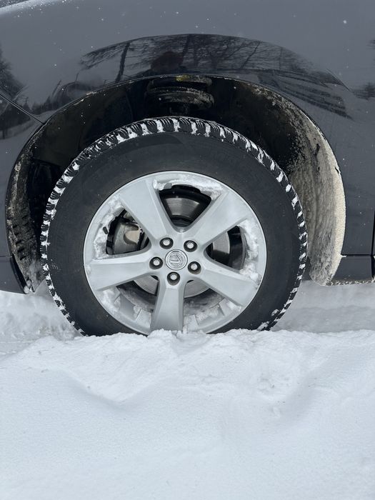 Продам комплект шин без дисков .