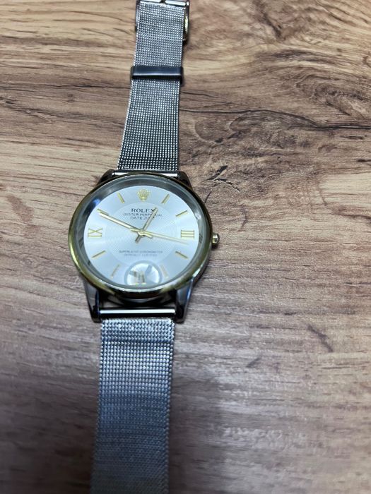 Лот от дамски часовници с кварцов механизъм