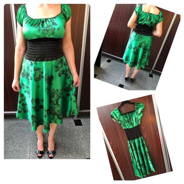 Costum alb cu dungulite fine bleu, mărime 38,