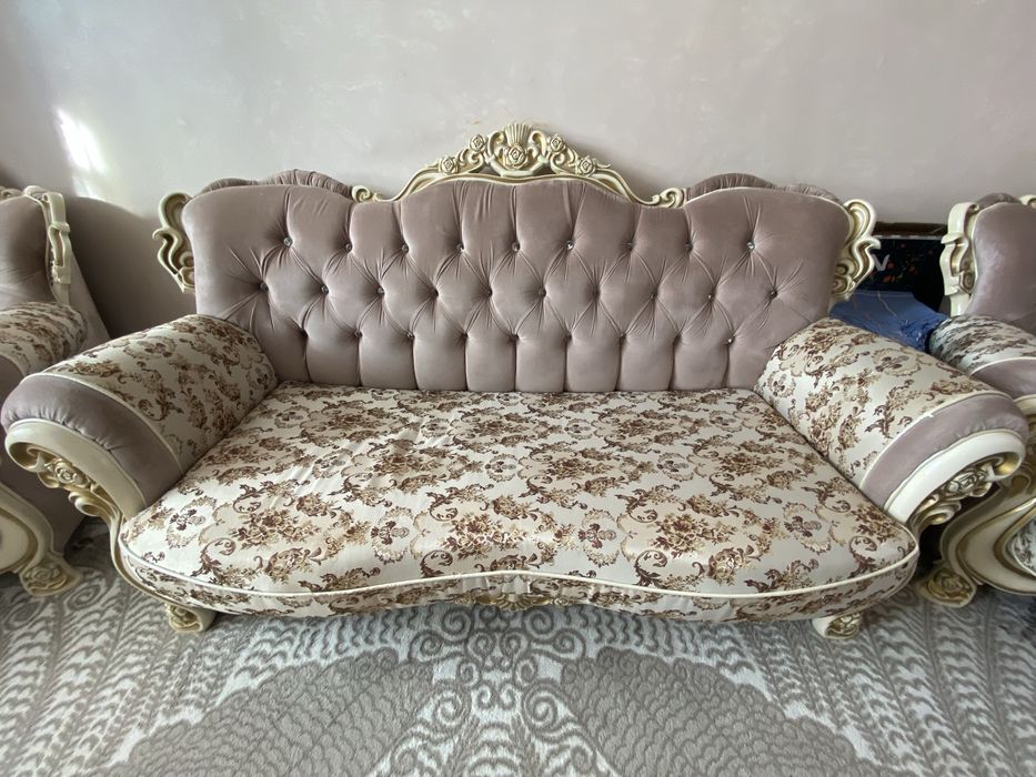 Диван в гостинную