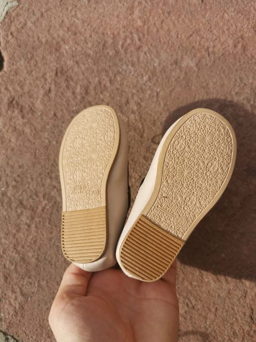 Zara бебешки пантофки