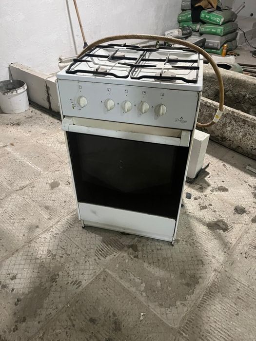 Продам газовую плиту