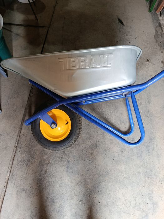 Продам садовую тачку