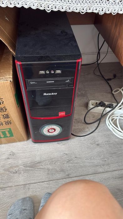 Ноутбук Lenovo и компьютер