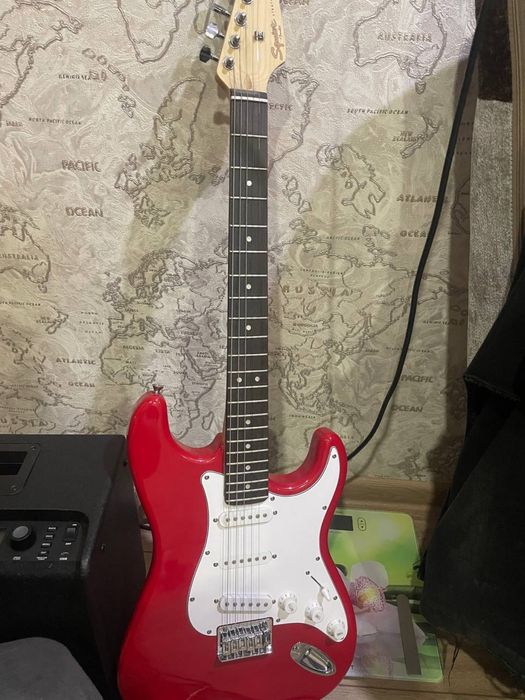 Электрогитара Fender Squire Stratocaster