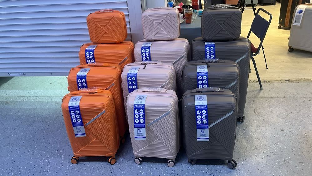 Комплект Чемоданов продаётся,.доставка или Отправка