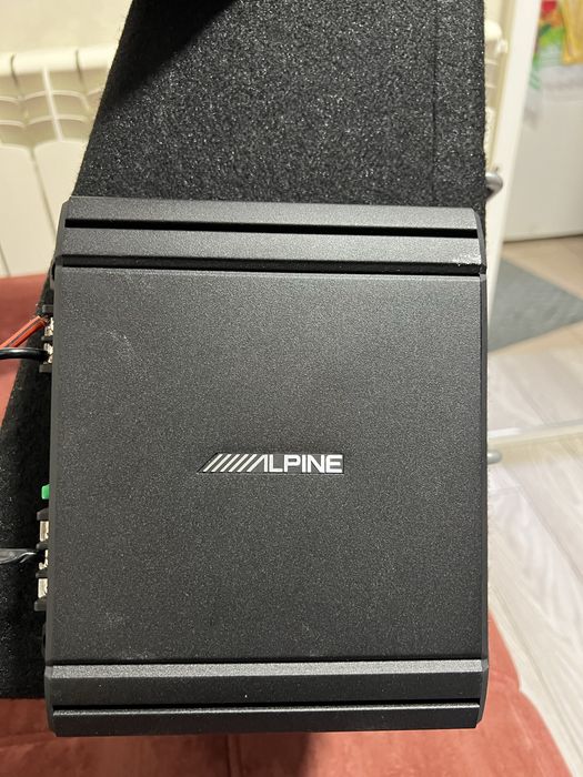 Vand subwoofer si amplificator Alpine