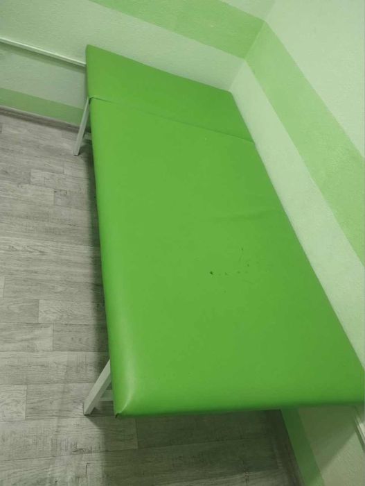 Продается кушетка