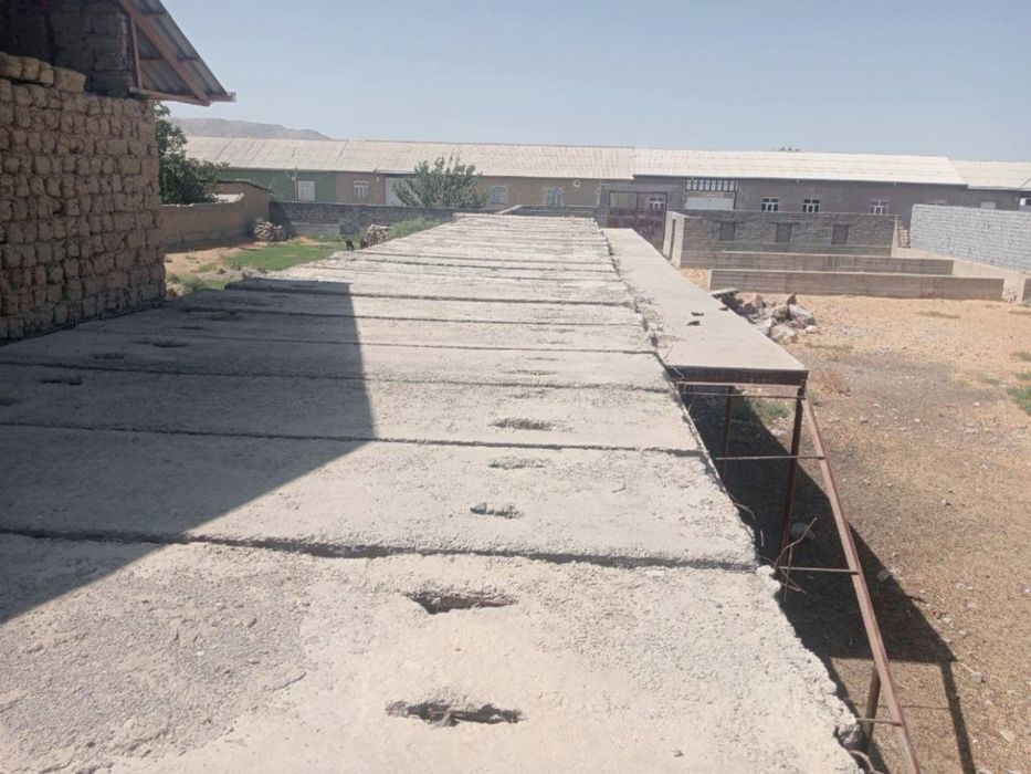 Uchastka sotiladi 15 sotix