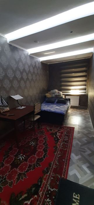 Kvartira arenda uzoq muddatga. Studiya qilingan.