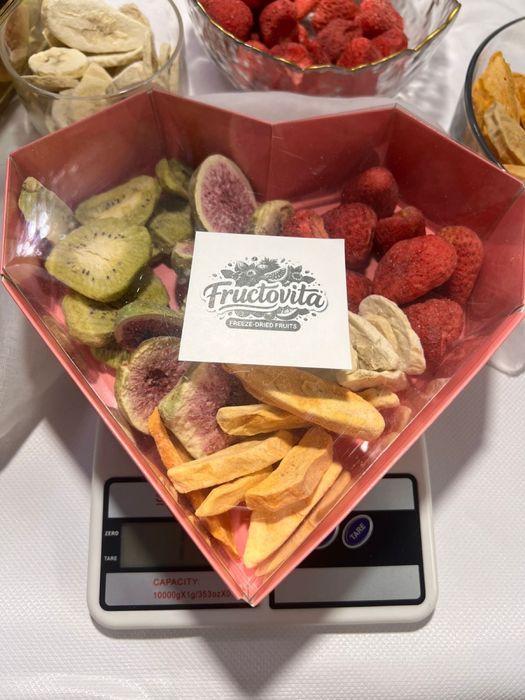 Сублимированный фрукты и мороженое