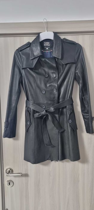 Haina din piele naturala, eleganta si in stare excelenta